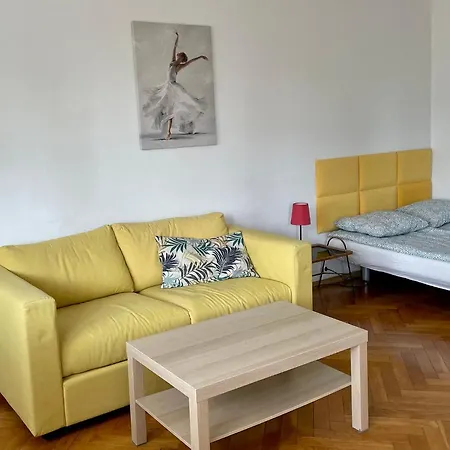 Apartment Centrum Zlota 81