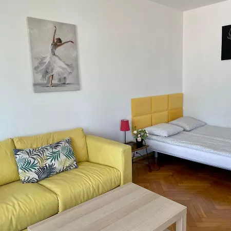 Apartment Centrum Zlota 81